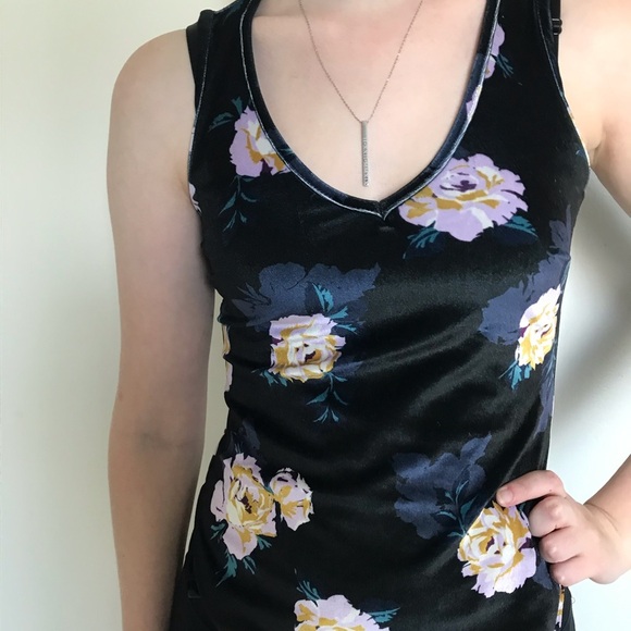 Velour no sleeve top - Picture 3 of 5